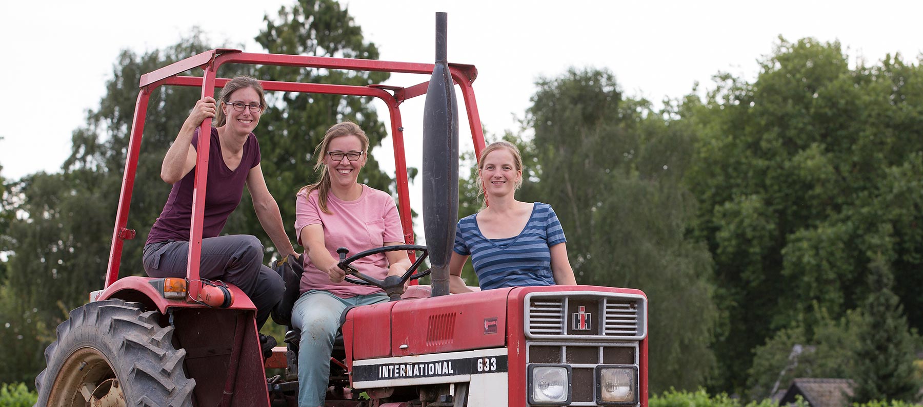 Welmoet, Angelien en Linde op de trekker